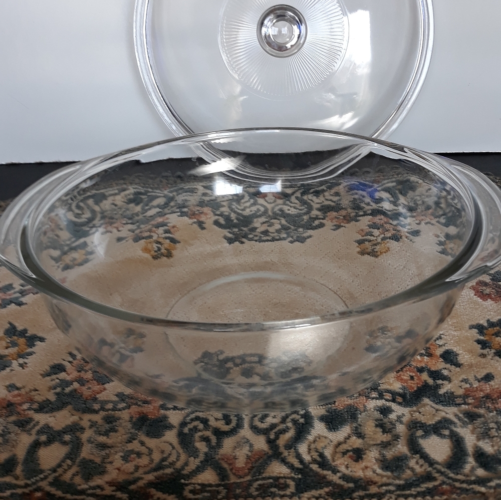 Vintage  Pyrex Casserole Dish B01